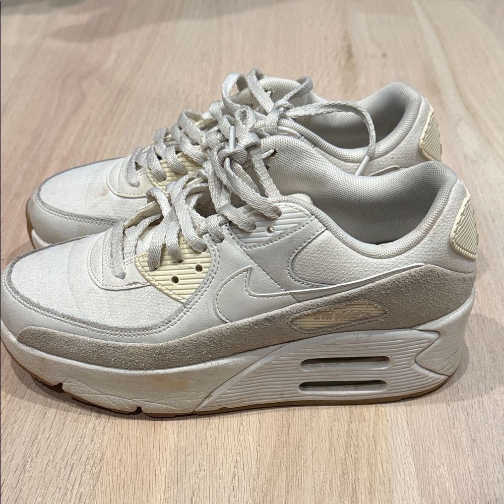 Nike Women’s Off-White & Cream Mixed-Material Sneakers